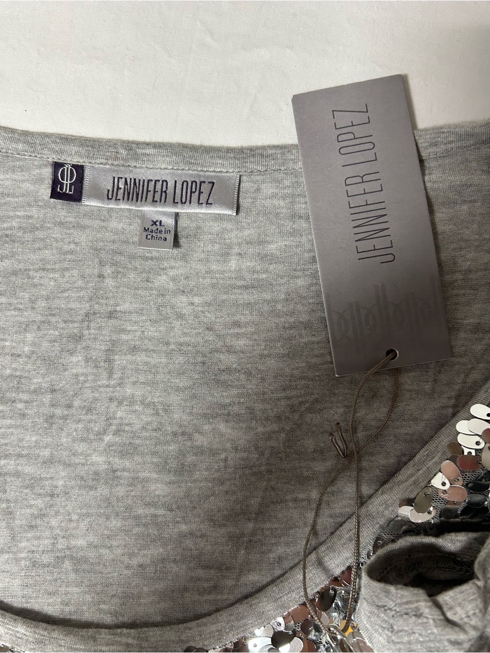 Jennifer Lopez XL Silver Sequin Front Gray Short Sleeve Top NWT - Picture 7 of 11